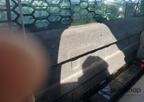 2001 Ford F250 Super Duty from USA, damaged, VIN 1FTNF20L71EC58711